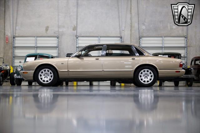 used 2001 Jaguar XJ8 car, priced at $14,500