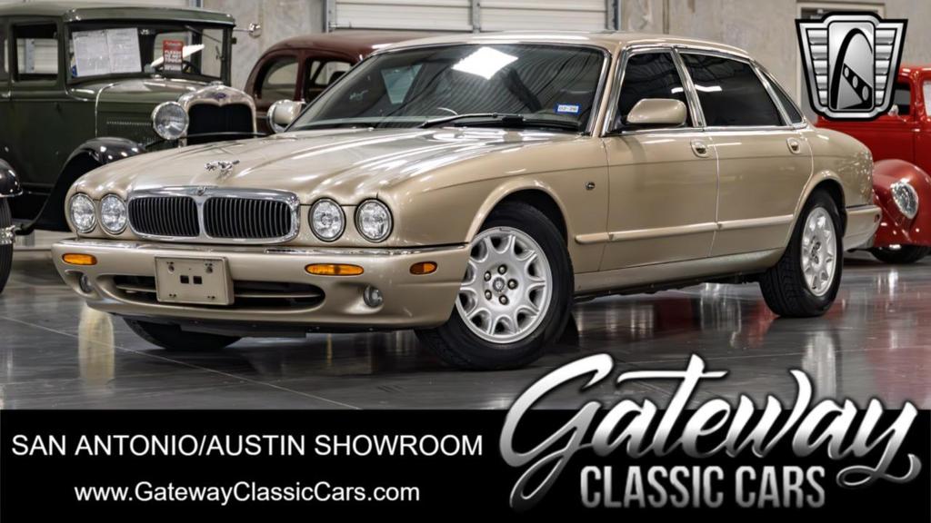 used 2001 Jaguar XJ8 car, priced at $13,000