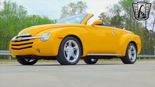 used 2004 Chevrolet SSR car, priced at $38,000