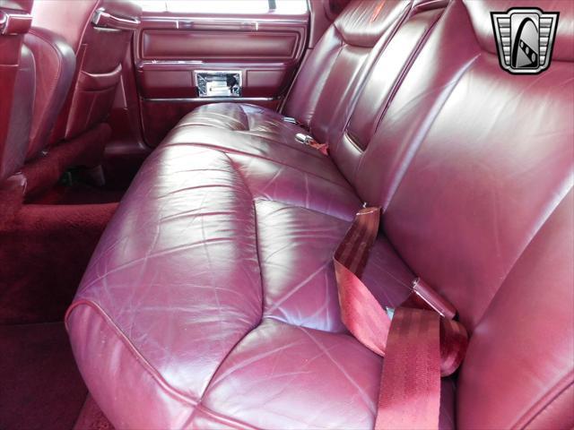 used 1989 Lincoln Town Car car, priced at $14,000