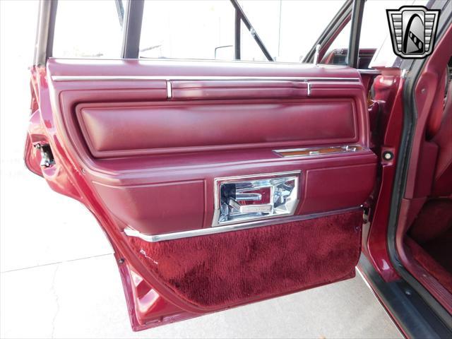 used 1989 Lincoln Town Car car, priced at $14,000