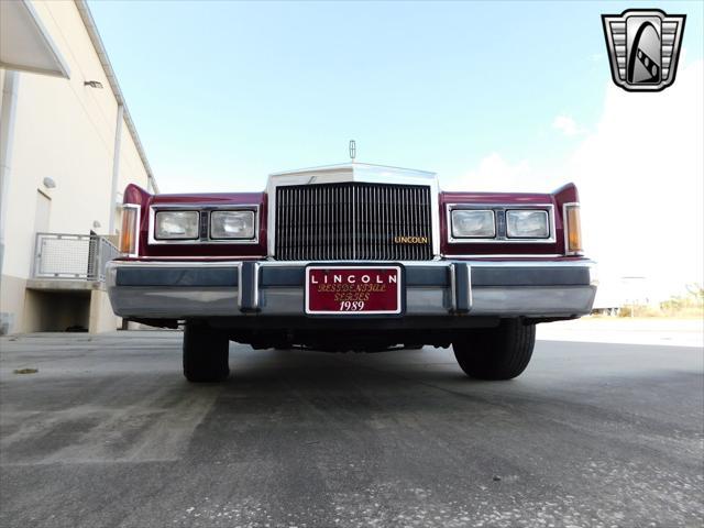 used 1989 Lincoln Town Car car, priced at $14,000