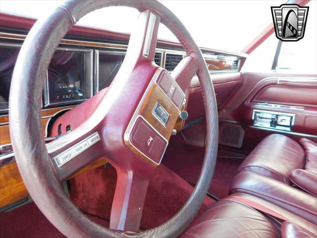 used 1989 Lincoln Town Car car, priced at $14,000