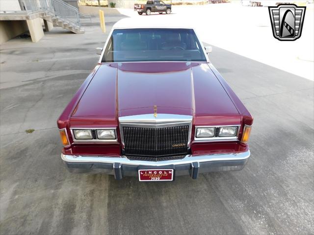 used 1989 Lincoln Town Car car, priced at $14,000