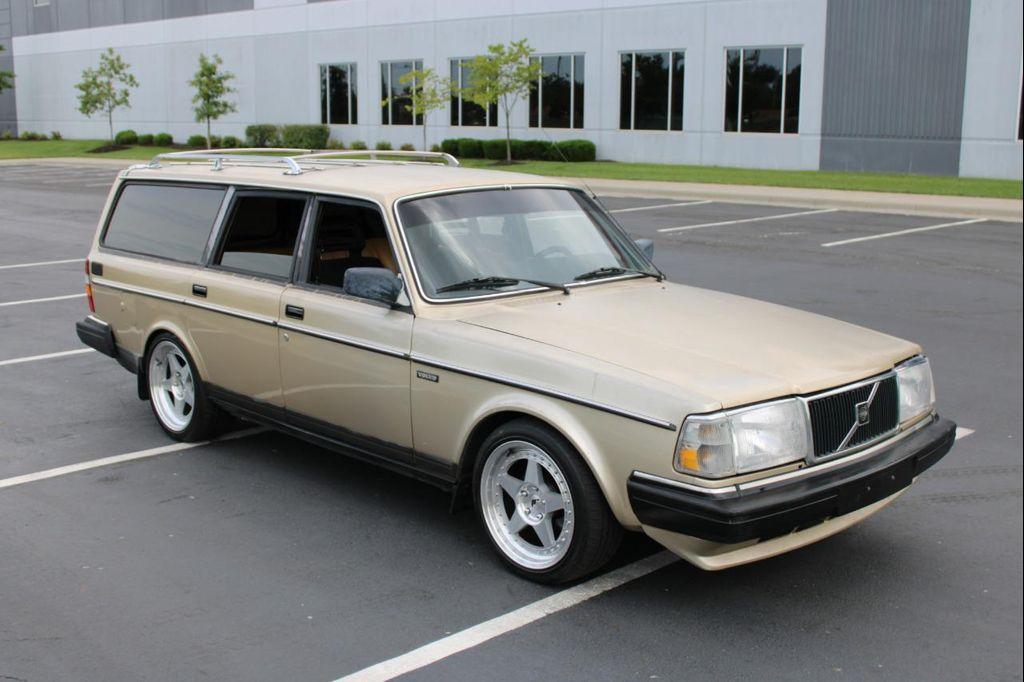 used 1989 Volvo 240 car, priced at $10,000
