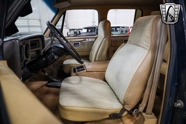 used 1985 Chevrolet Suburban car, priced at $24,000