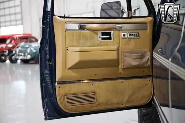 used 1985 Chevrolet Suburban car, priced at $24,000