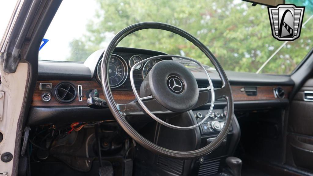 used 1971 Mercedes-Benz 250C car, priced at $14,500