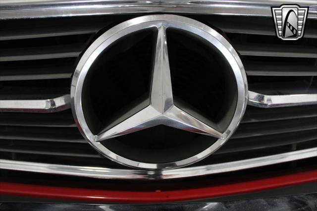 used 1987 Mercedes-Benz 560SL car, priced at $16,500