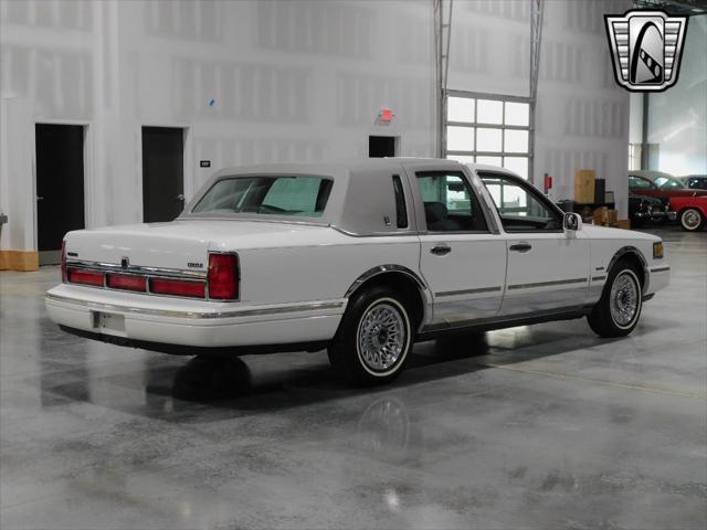 used 1997 Lincoln Town Car car, priced at $14,500