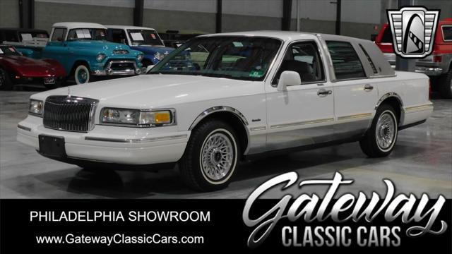 used 1997 Lincoln Town Car car, priced at $14,500