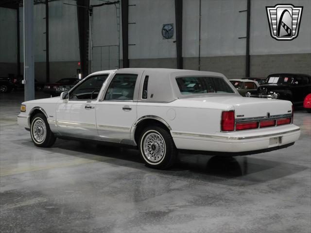 used 1997 Lincoln Town Car car, priced at $14,500