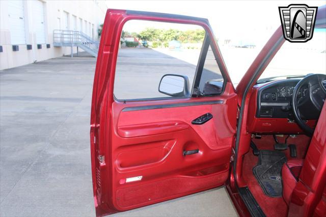 used 1992 Ford F-150 car, priced at $25,000