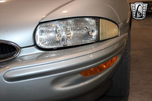 used 1995 Buick Riviera car, priced at $7,500