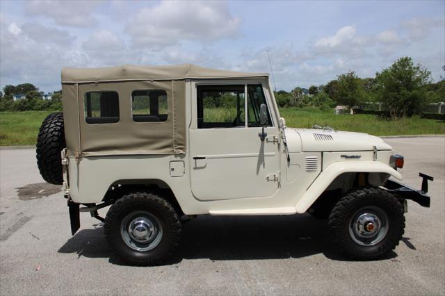 used 1975 Toyota Land Cruiser car, priced at $29,000