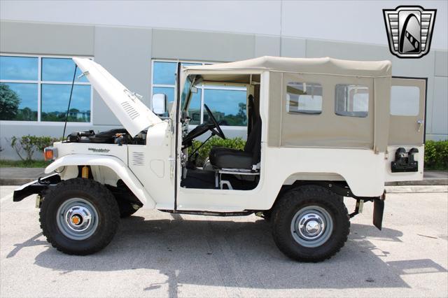 used 1975 Toyota Land Cruiser car, priced at $29,000