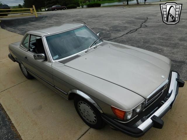 used 1987 Mercedes-Benz 560SL car, priced at $33,000