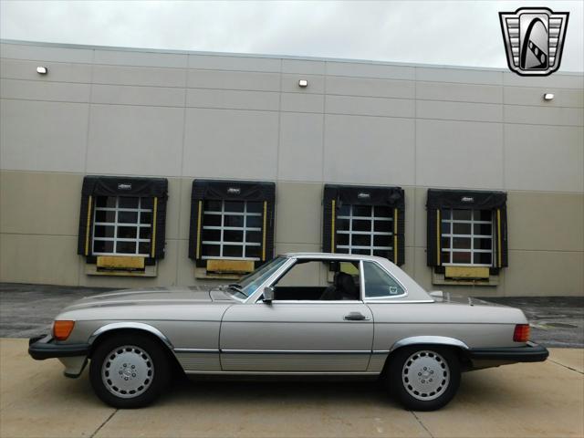 used 1987 Mercedes-Benz 560SL car, priced at $33,000