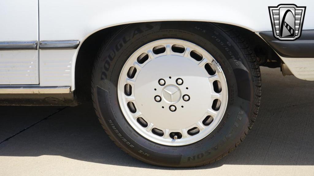 used 1989 Mercedes-Benz 560SL car, priced at $29,000