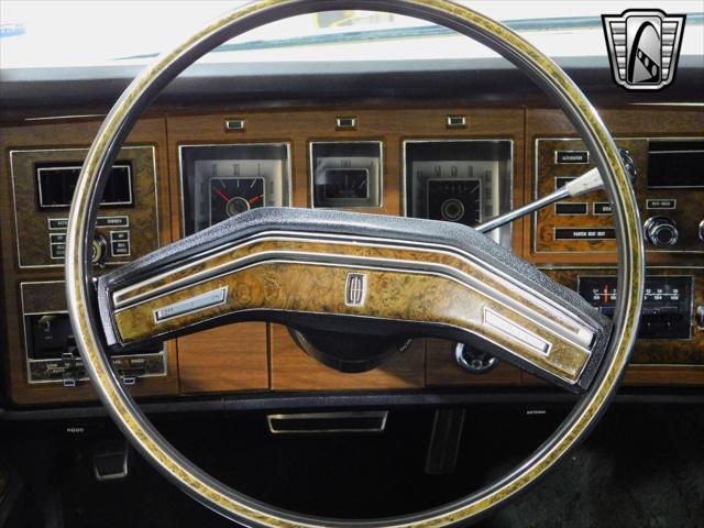 used 1975 Lincoln Continental car, priced at $13,000