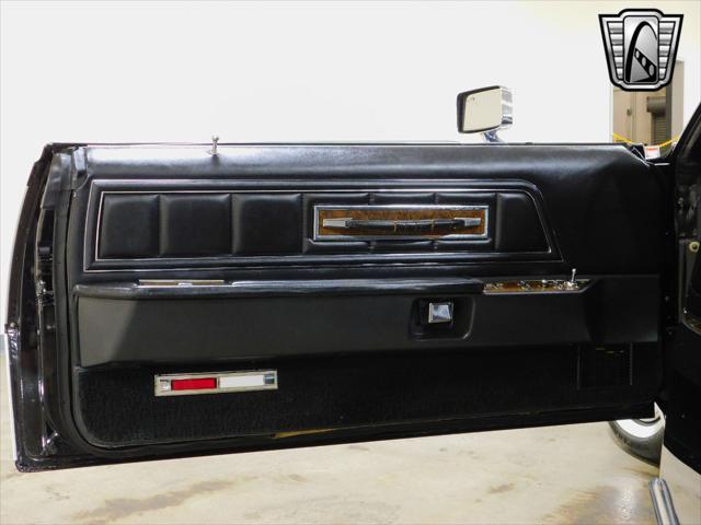 used 1975 Lincoln Continental car, priced at $13,000