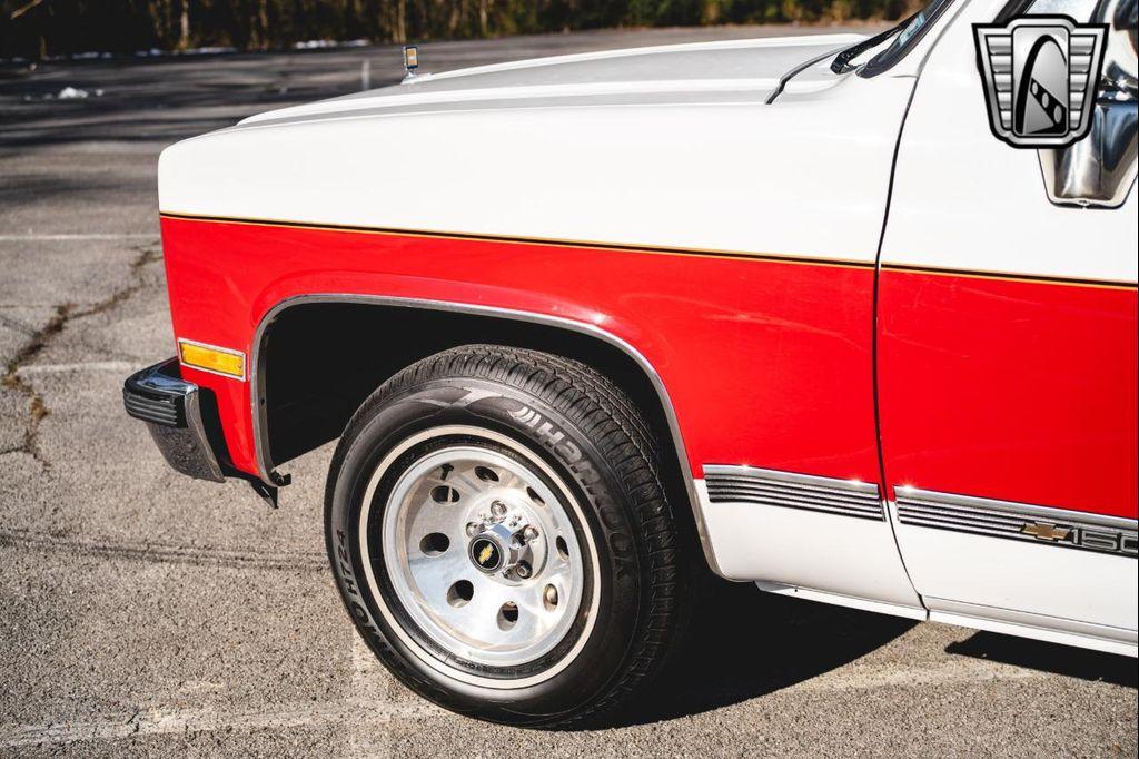 used 1991 Chevrolet Suburban car, priced at $28,000