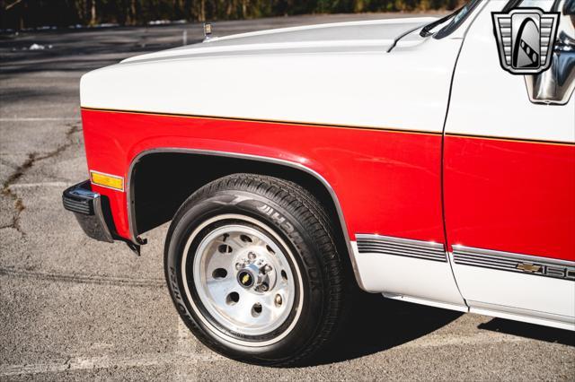 used 1991 Chevrolet Suburban car, priced at $32,000