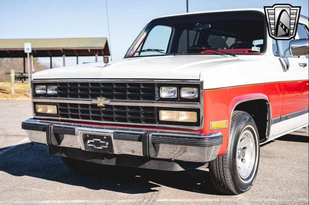 used 1991 Chevrolet Suburban car, priced at $28,000