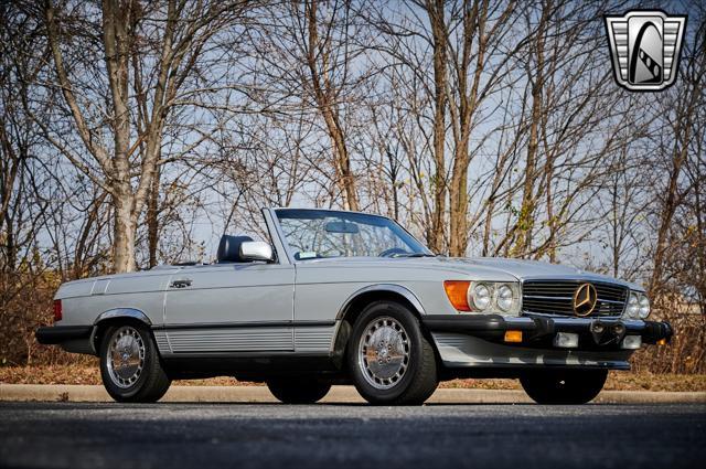 used 1988 Mercedes-Benz 560SL car, priced at $22,500