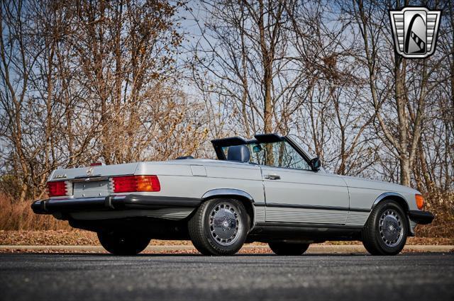 used 1988 Mercedes-Benz 560SL car, priced at $22,500