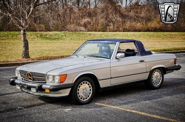 used 1988 Mercedes-Benz 560SL car, priced at $22,500