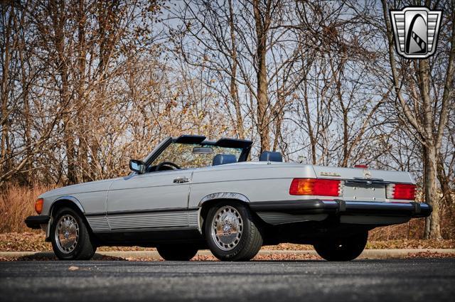 used 1988 Mercedes-Benz 560SL car, priced at $22,500