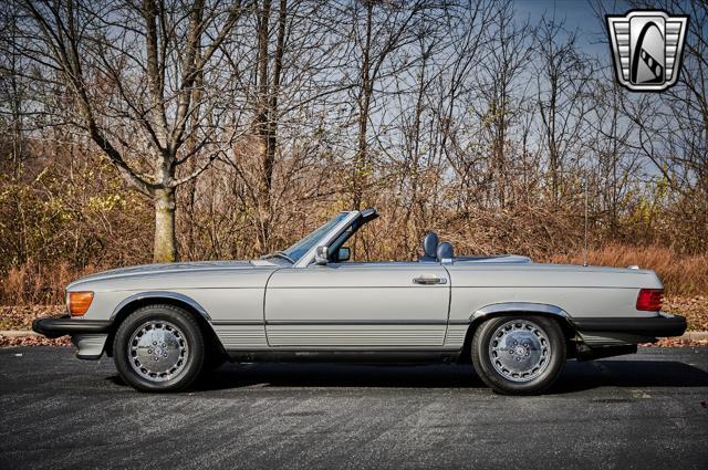 used 1988 Mercedes-Benz 560SL car, priced at $22,500