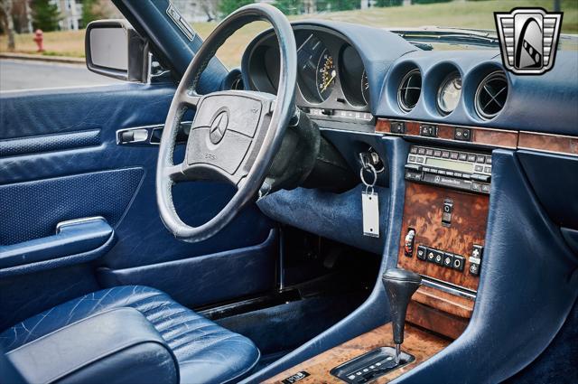 used 1988 Mercedes-Benz 560SL car, priced at $22,500