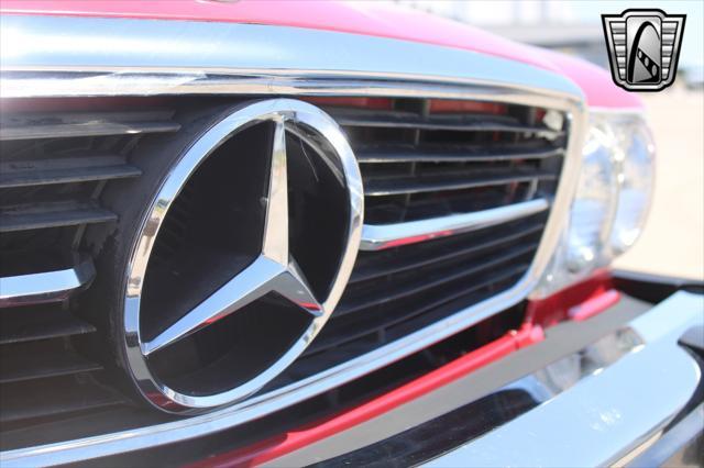 used 1986 Mercedes-Benz 560SL car, priced at $25,000