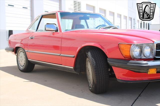 used 1986 Mercedes-Benz 560SL car, priced at $25,000