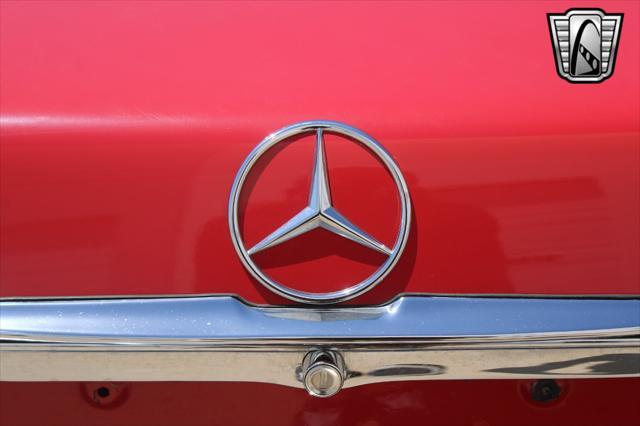 used 1986 Mercedes-Benz 560SL car, priced at $25,000