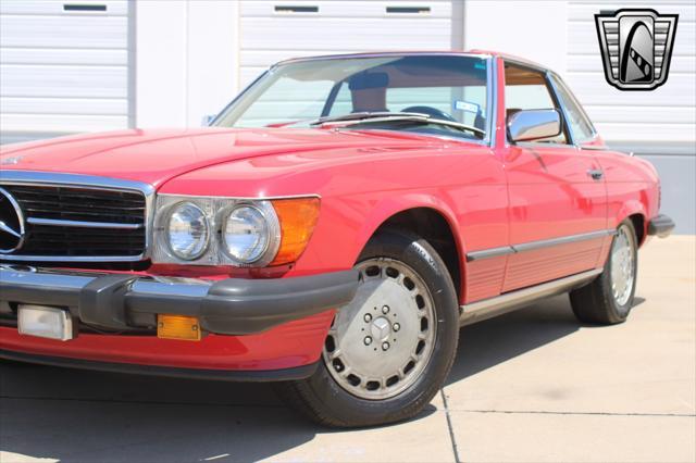 used 1986 Mercedes-Benz 560SL car, priced at $25,000