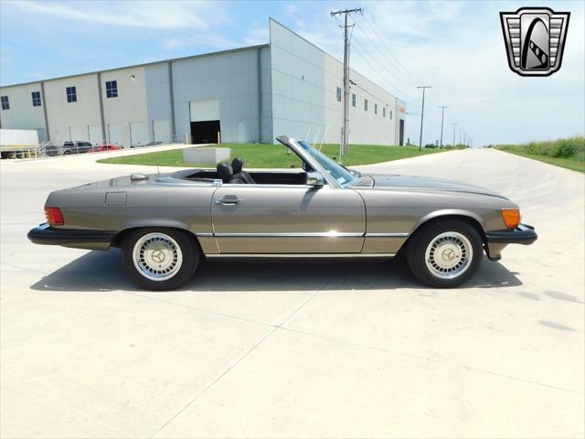 used 1987 Mercedes-Benz 560SL car, priced at $30,000