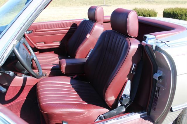 used 1989 Mercedes-Benz 560SL car, priced at $59,000