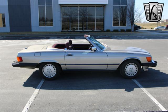 used 1989 Mercedes-Benz 560SL car, priced at $59,000