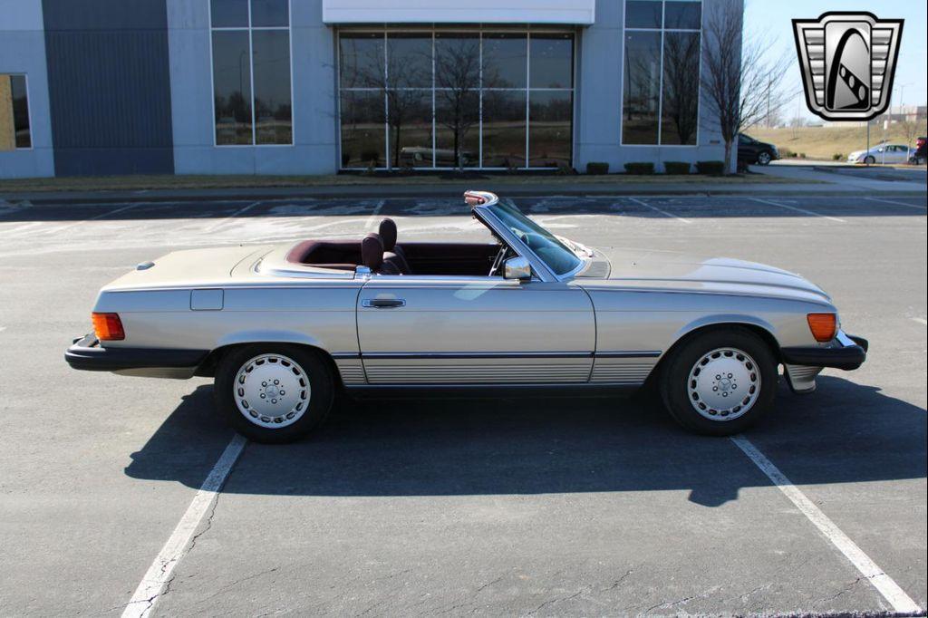 used 1989 Mercedes-Benz 560SL car, priced at $53,000