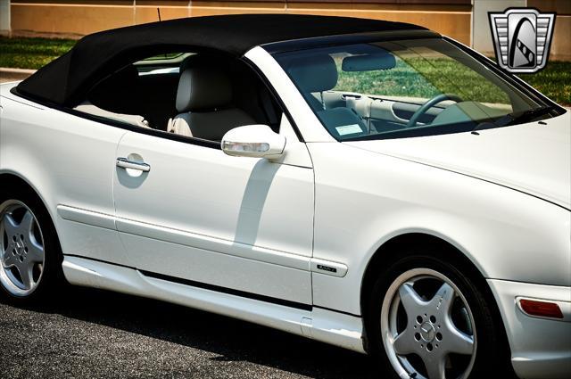 used 2002 Mercedes-Benz CLK-Class car, priced at $19,500