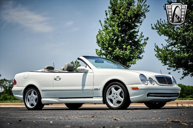 used 2002 Mercedes-Benz CLK-Class car, priced at $19,500