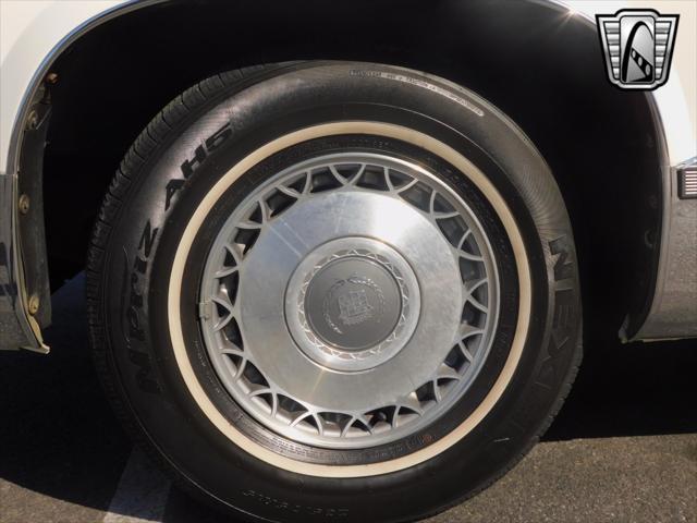 used 1995 Cadillac Fleetwood car, priced at $24,000