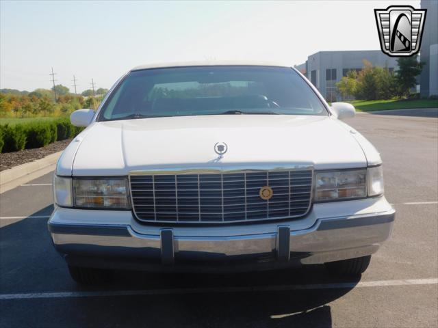 used 1995 Cadillac Fleetwood car, priced at $24,000