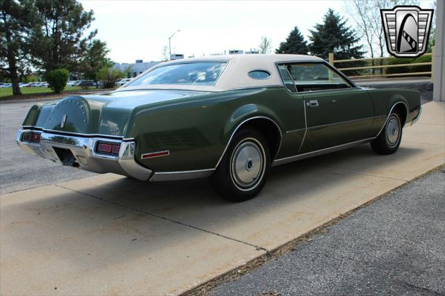 used 1972 Lincoln Continental car, priced at $29,000