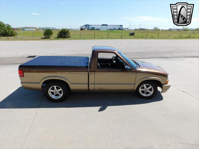 used 2000 Chevrolet S-10 car, priced at $20,000
