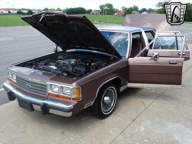 used 1989 Ford Crown Victoria car, priced at $17,500