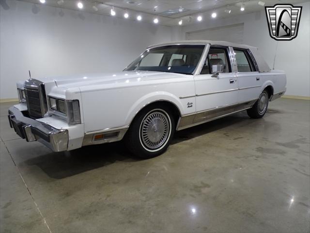 used 1989 Lincoln Town Car car, priced at $13,000